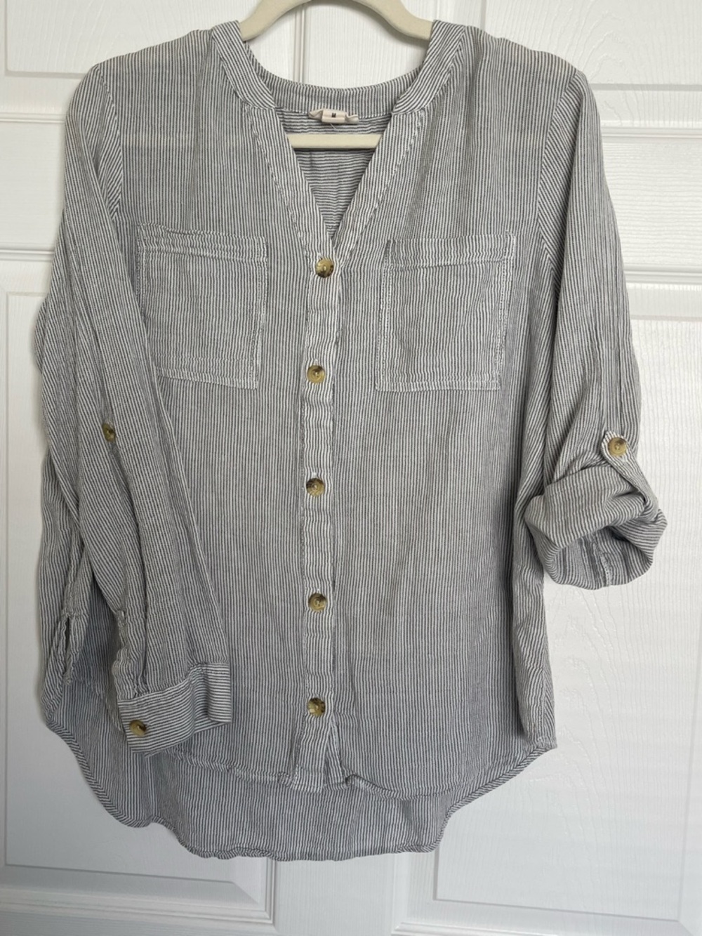 a.n.a Striped Button-Front Roll-Sleeve Blouse in White and Gray